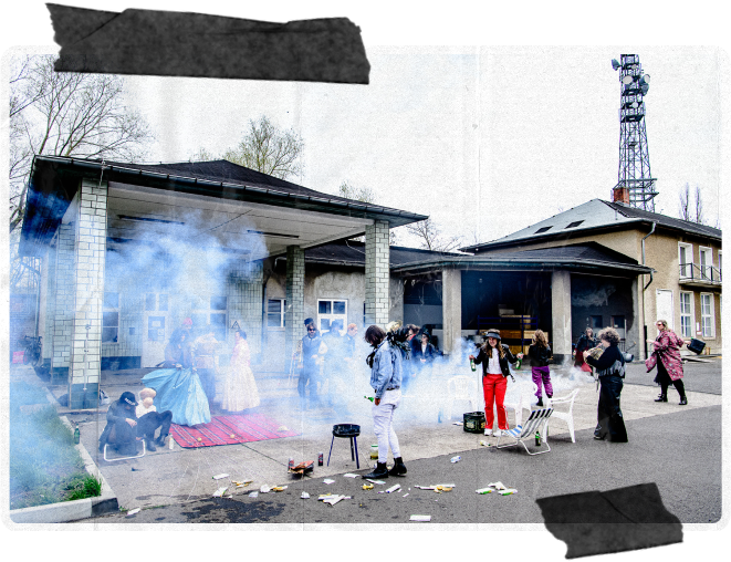 Die Bands von Berlin is not am Ring grillen vor der Tankstelle auf dem Areal der Fahrbereitschaft.